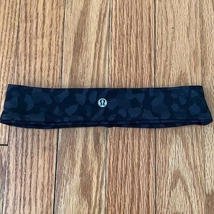 Lululemon Skinny Flyaway Tamer Headband